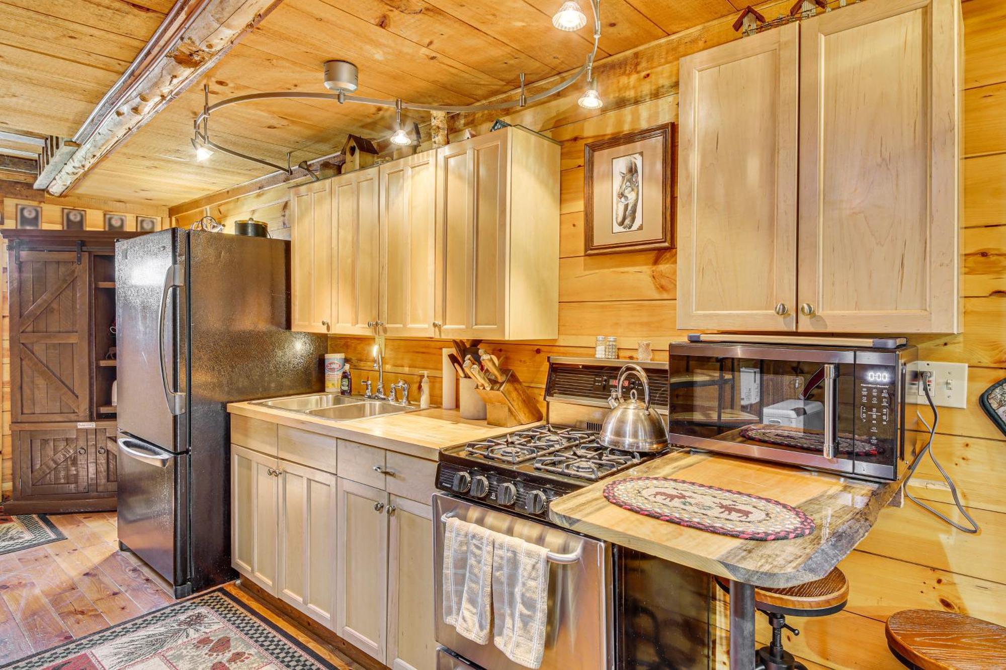 Rustic Searsport Cabin Loft And Sunroom On 10 Acres Luaran gambar