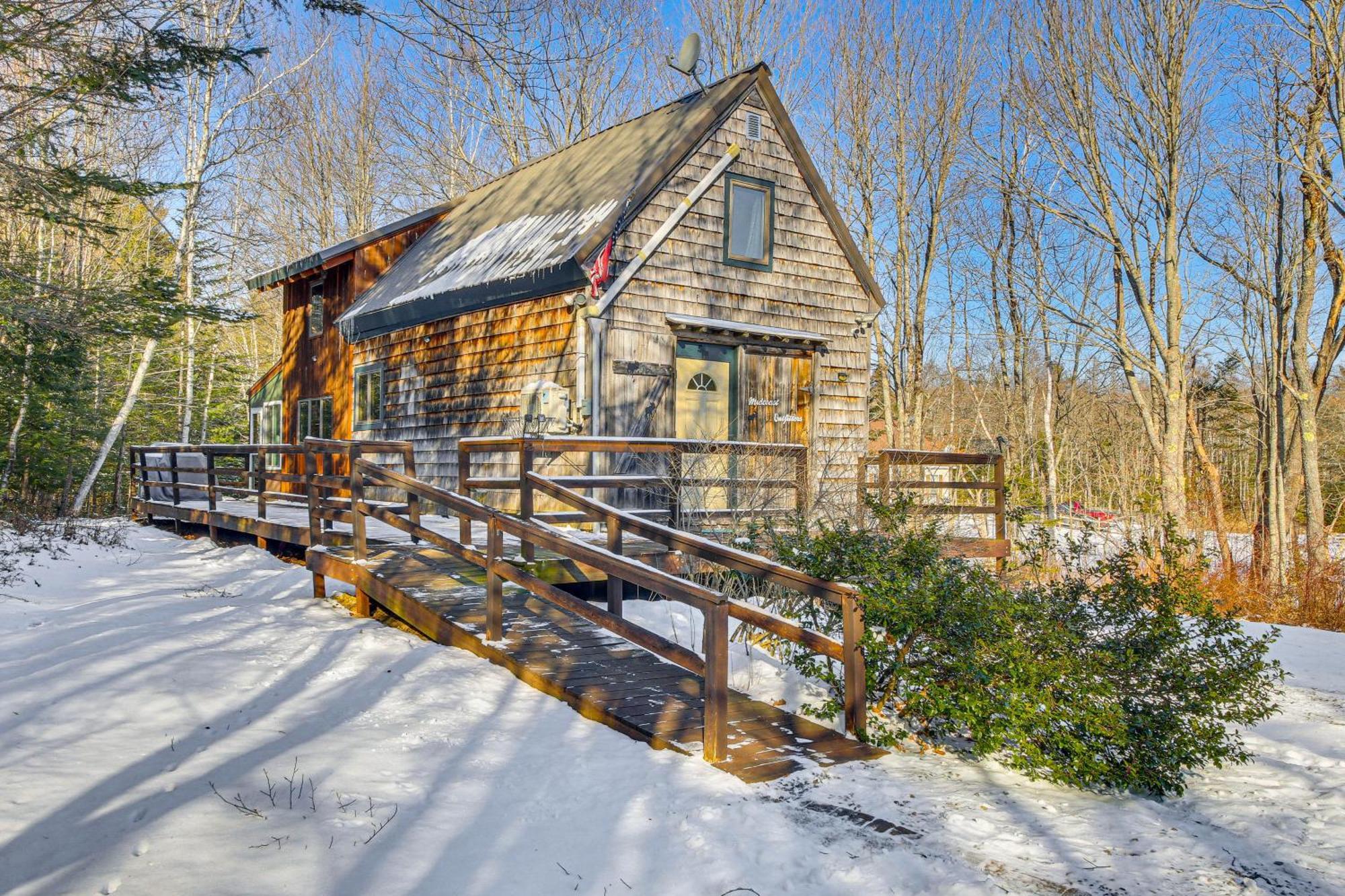 Rustic Searsport Cabin Loft And Sunroom On 10 Acres Luaran gambar